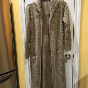 Pearl in women Hooded Sweater